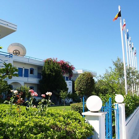 Garden Hotel Пастіда Екстер'єр фото