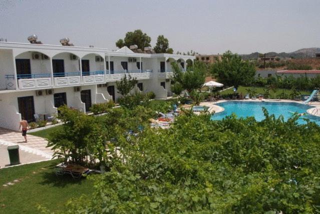Garden Hotel Пастіда Екстер'єр фото