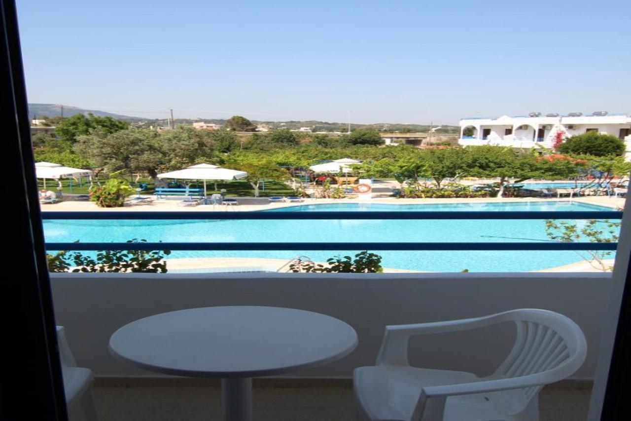 Garden Hotel Пастіда Екстер'єр фото
